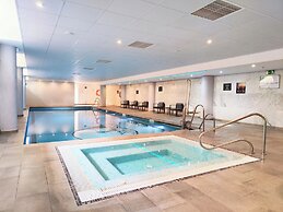 Macdonald Dona Lola Club