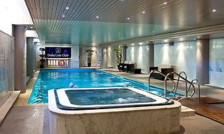 Macdonald Dona Lola Club