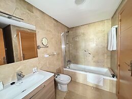 Macdonald Dona Lola Club