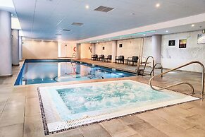 Macdonald Dona Lola Club