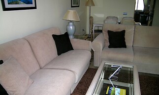 Macdonald Dona Lola Club