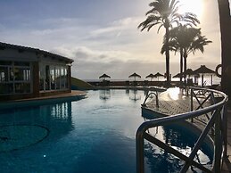 Macdonald Dona Lola Club