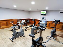 Macdonald Dona Lola Club