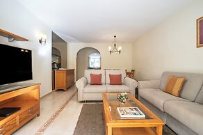 Macdonald Dona Lola Club