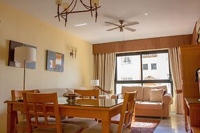 Macdonald Dona Lola Club