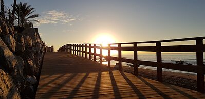 Macdonald Dona Lola Club