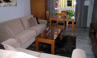 Macdonald Dona Lola Club