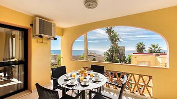 Macdonald Dona Lola Club