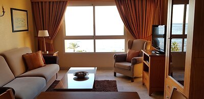 Macdonald Dona Lola Club