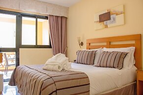 Macdonald Dona Lola Club