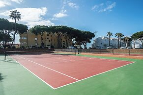 Macdonald Dona Lola Club