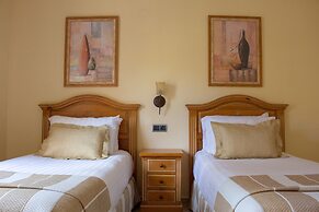 Macdonald Dona Lola Club