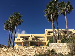 Macdonald Dona Lola Club