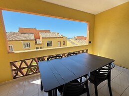 Macdonald Dona Lola Club