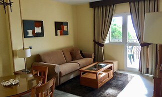 Macdonald Dona Lola Club