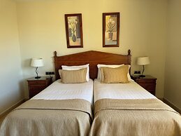 Macdonald Dona Lola Club