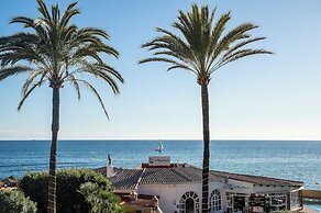 Macdonald Dona Lola Club