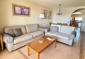 Macdonald Dona Lola Club