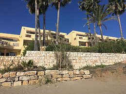 Macdonald Dona Lola Club