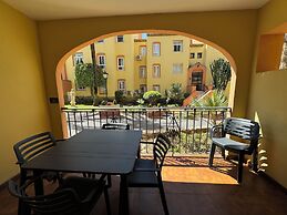 Macdonald Dona Lola Club