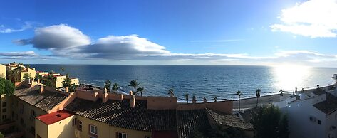 Macdonald Dona Lola Club