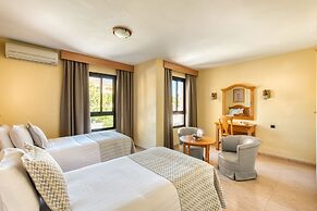 Macdonald Dona Lola Club