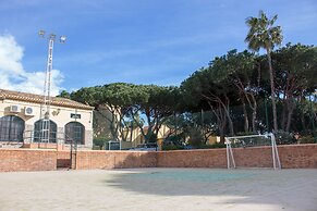 Macdonald Dona Lola Club