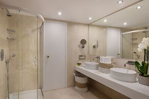 Grecian Sands Hotel