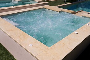 Philoxenia Hotel & Spa