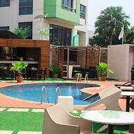 Victoria Crown Plaza Hotel