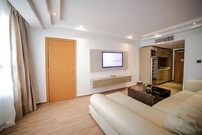 Victoria Crown Plaza Hotel