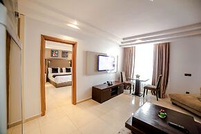 Victoria Crown Plaza Hotel