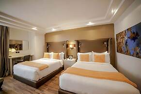 Victoria Crown Plaza Hotel