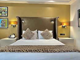 Victoria Crown Plaza Hotel