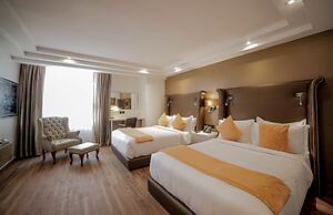 Victoria Crown Plaza Hotel