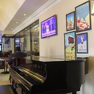 Victoria Crown Plaza Hotel