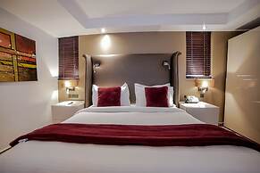 Victoria Crown Plaza Hotel