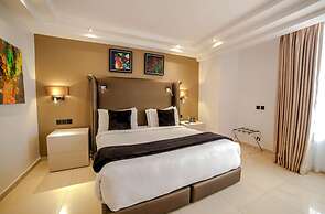 Victoria Crown Plaza Hotel