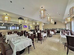 Victoria Crown Plaza Hotel