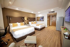 Victoria Crown Plaza Hotel