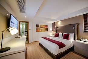 Victoria Crown Plaza Hotel