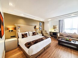 Victoria Crown Plaza Hotel