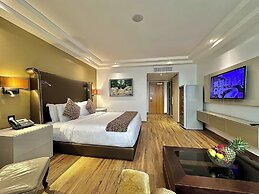 Victoria Crown Plaza Hotel