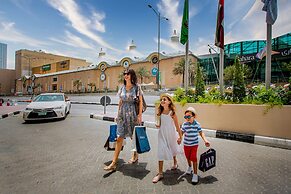 Golden Sands Hotel & Residences