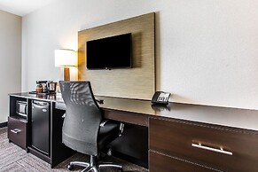Comfort Suites Leesville near Fort Johnson