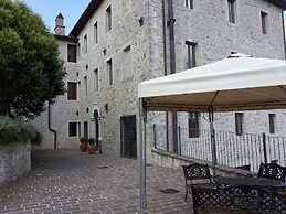 Castello Izzalini Todi Resort