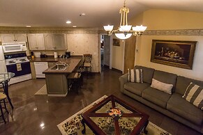 Grass Valley Courtyard Suites