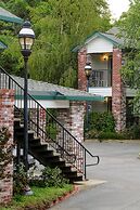 Grass Valley Courtyard Suites