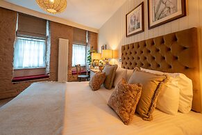 The George Inn and The Plaine