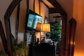 The George Inn and The Plaine